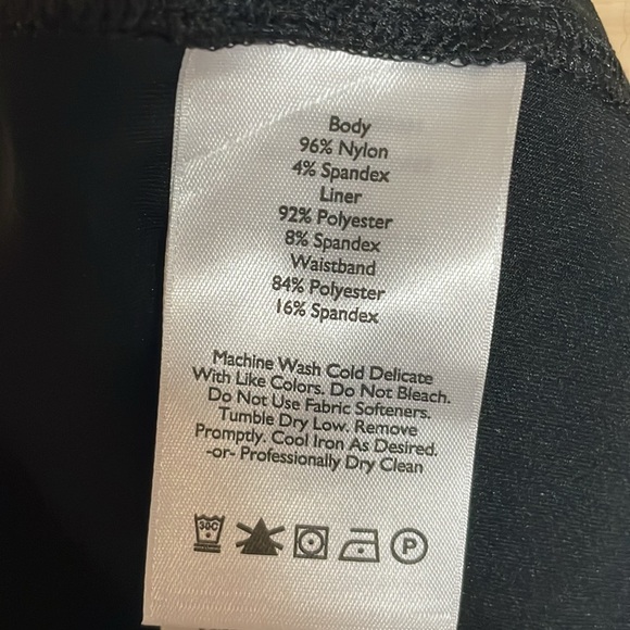 Eddie Bauer size 10 Black Athletic Mini Pencil Skirt with Built-in Short Pockets - Picture 9 of 9